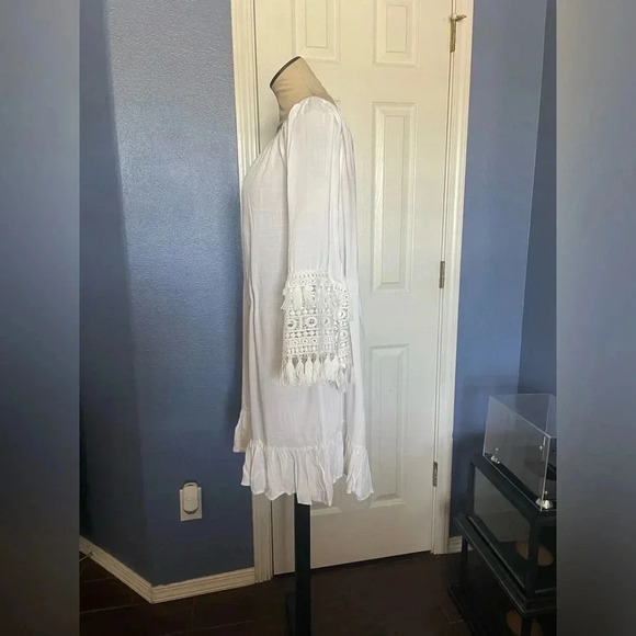 Off the Shoulder Dress - Picture 14 of 16